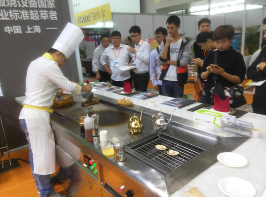 Πολυσύνθετος πίνακας σχαρών Combi Teppanyaki με τη σόμπα σούπας και τη σχάρα σχαρών